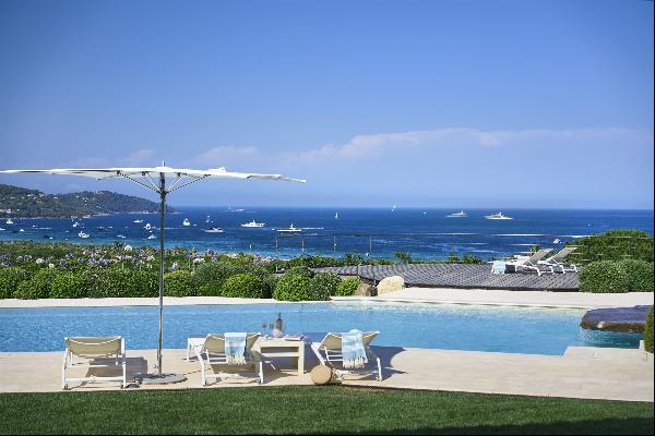 Luxury home with direct access to the Pampelonne beach, sea view.