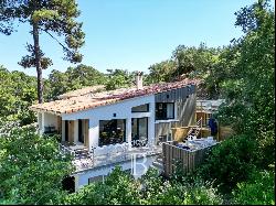 HOSSEGOR, FULLY RENOVATED VILLA WITH LAKE VIEWS