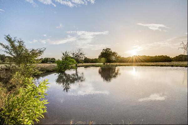 Hidden 642+/- Acres Recreational Gem 30 Minutes from Downtown Dallas