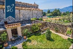 Historical estate for sale between the majestic Apuan Alps and the most renowned towns on 