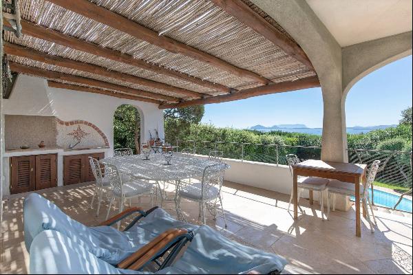 Beautiful property with a stunning view of Cala di Volpe Bay
