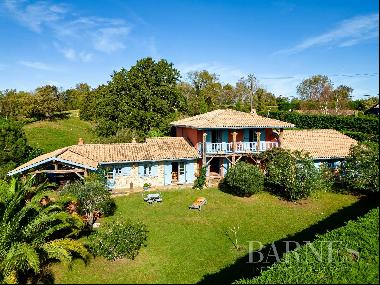 URRUGNE, BEAUTIFUL HOUSE LOCATED IN A PEACEFUL AREA WITH MOUNTAINS VIEW
