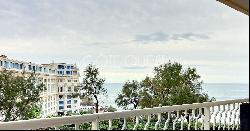 BIARRITZ - A 93 SQM APARTMENT IN THE HEART OF THE CITY
