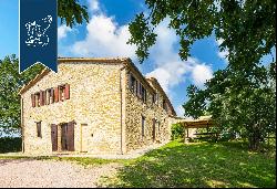 Enchanting agritourism resort in a panoramic position on Umbria's hills for sale