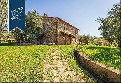 Stunning agritourism resort with a pool for sale in the Tuscan countryside