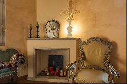 Authentic Florentine Apartment by the Arno River