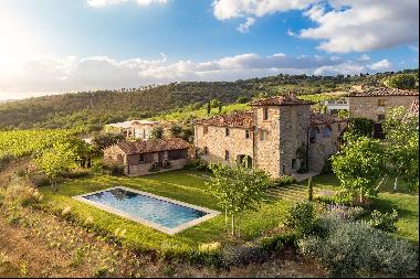Enchanting villa in the countryside of Siena