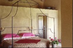 Casa Lappolina - a majestic villa in the Tuscan Val d'Orcia countryside