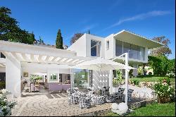 Attractive contemporary villa