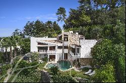 Mougins - Architect's villa in a sought-after domain