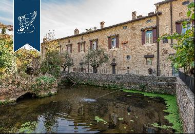 Stunning 19th-century estate for sale in a charming town centre of the province of Brescia