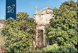 Wonderful Venetian villa with frescoes in the leafy countryside on the outskirts of Vicenz