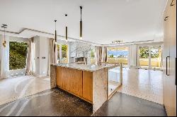 Magnificent renovated duplex with lake view