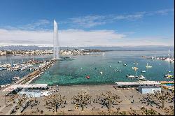 Stunning view of the Jet d'eau and Geneva Lake