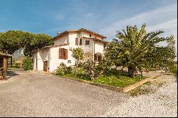 Private Villa for sale in Pietrasanta (Italy)