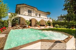 Private Villa for sale in Forte Dei Marmi (Italy)