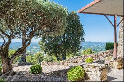 Lourmarin, exceptionnal location for this designer property