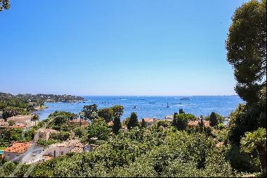 Cap d'Antibes / Panoramic sea view West side