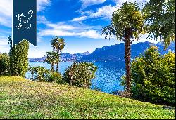 Charming period villa for sale by Lake Maggiore, with a private beach and two boat spaces