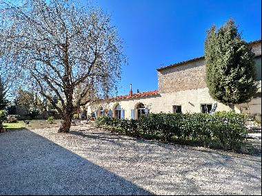 320m² farmhouse on a 4181m² plot of land with swimming pool and outbuildings
