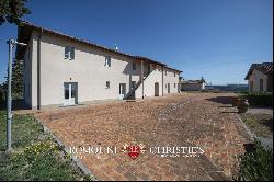 Chianti - AGRITURISMO WITH SPA, ORGANIC VINEYARDS AND WINE CELLAR FOR SALE IN TUSCANY