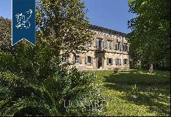 Wonderful luxury property surrounded by the Lucca's enchanting hills