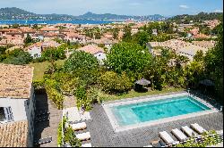 Sole agent - In St-Tropez city centre - villa with its outbuildings, sea view.