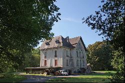 CLOSE TO BAYONNE, CHATEAU BUILT IN XXTH CENTURY ON 4 HA LANDS