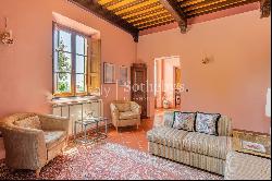 Charming villa in Pescia