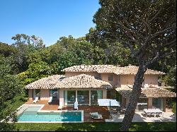 Luxury villa facing the sea - Les Parcs de Saint Tropez.