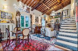Private Villa for sale in Camaiore (Italy)