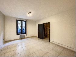 Exclusivity - City center of Uzès, renovated flat with a patio