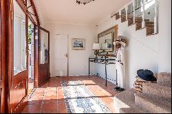 CLASSIC SIMONS TOWN RENOVATED HISTORICAL HOME