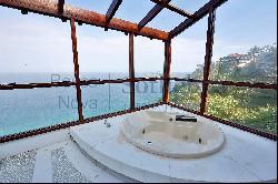 Exclusive house overlooking the ocean