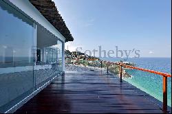 Exclusive house overlooking the ocean