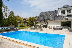 Family villa with pool in Ljunghusen