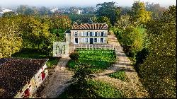 For sale charming 19th-century property, 20 minutes from Bordeaux.