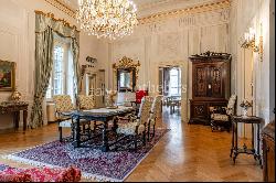 Finely restored apartment near Piazza Anfiteatro in Lucca