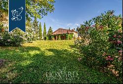 Finely-renovated country house a few kilometres from Pisa, Volterra and San Gimignano