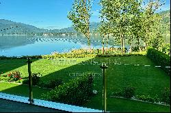 Muzzano: prestigious apartment for sale directly on Lake Lugano