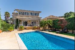 Spacious Familiar 6 Bedroom Villa with Swimming Pool in Birre