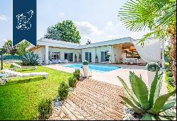 Luxury villa with a garden just ten km from Malpensa's international airport