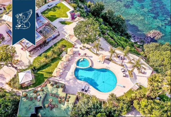 Seafront luxury property with a breathtaking view of Ischia's sea