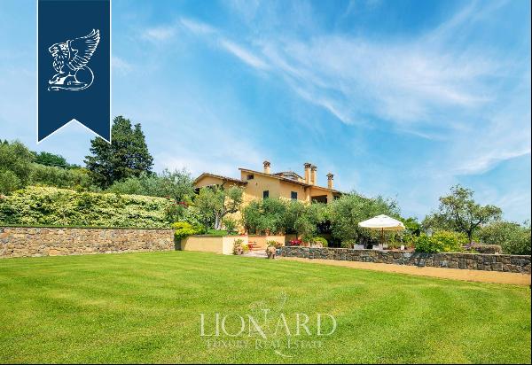 Prestigious property with a park, olive grove and vineyard for sale in Prato