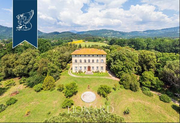 Charming estate for sale among Tuscan hills