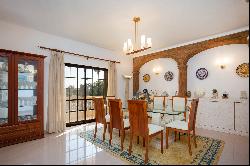 House, 4 bedrooms, for Sale