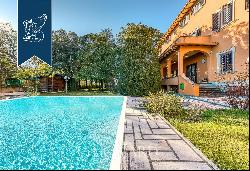 Luxury villa with extraordinary panoramic view of Umbria's enchanting landscape