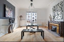Magnificent top-floor duplex in the heart of the Foch district