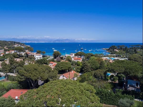 Top floor apartement for sale in a brand new building - panoramic sea views