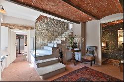 Exquisite mansion among the vineyards of Langa and Monferrato